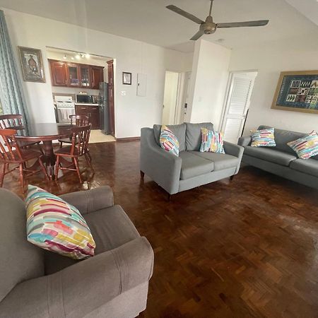 Oceanbreeze Jamaica Penthouse, 7-Minute Walk To Beach Ocho Rios Exterior photo