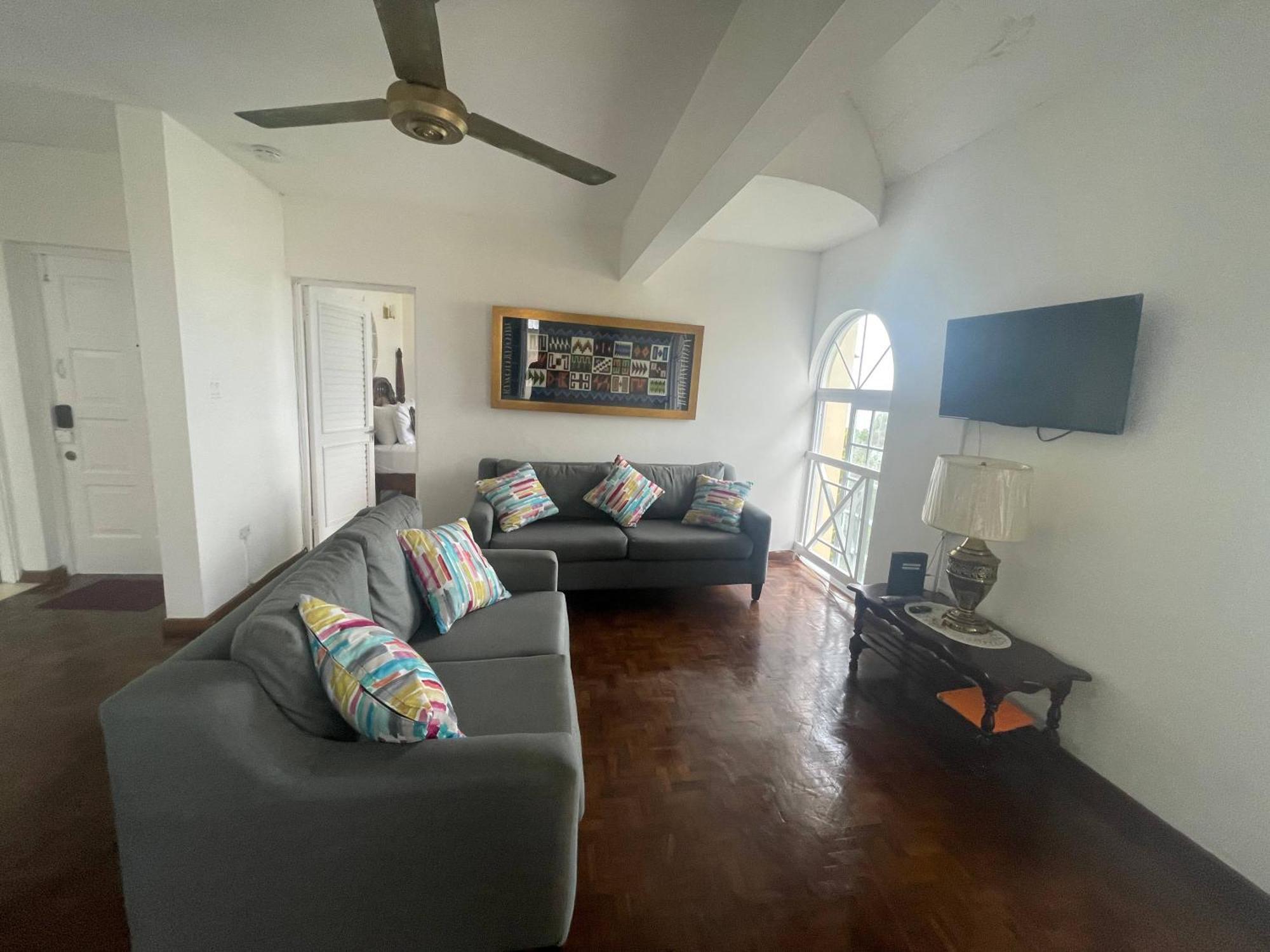 Oceanbreeze Jamaica Penthouse, 7-Minute Walk To Beach Ocho Rios Exterior photo